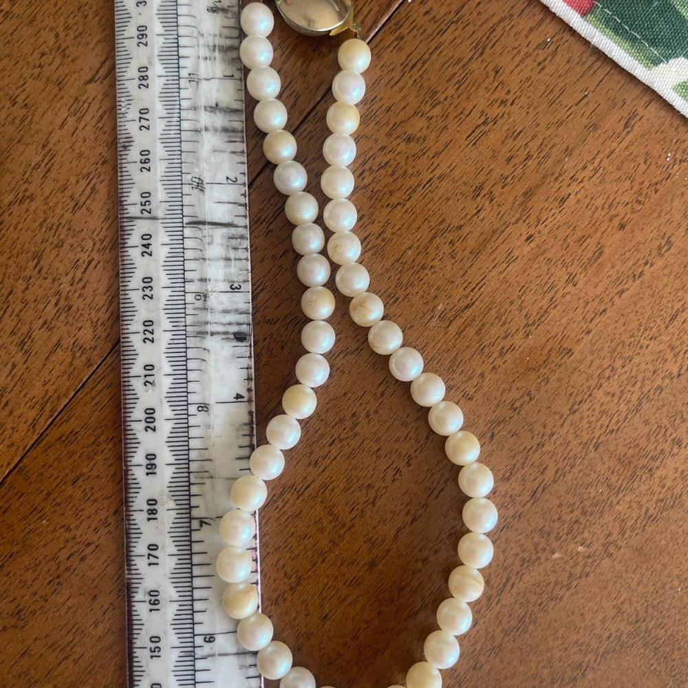 Elegant Pearl Necklace